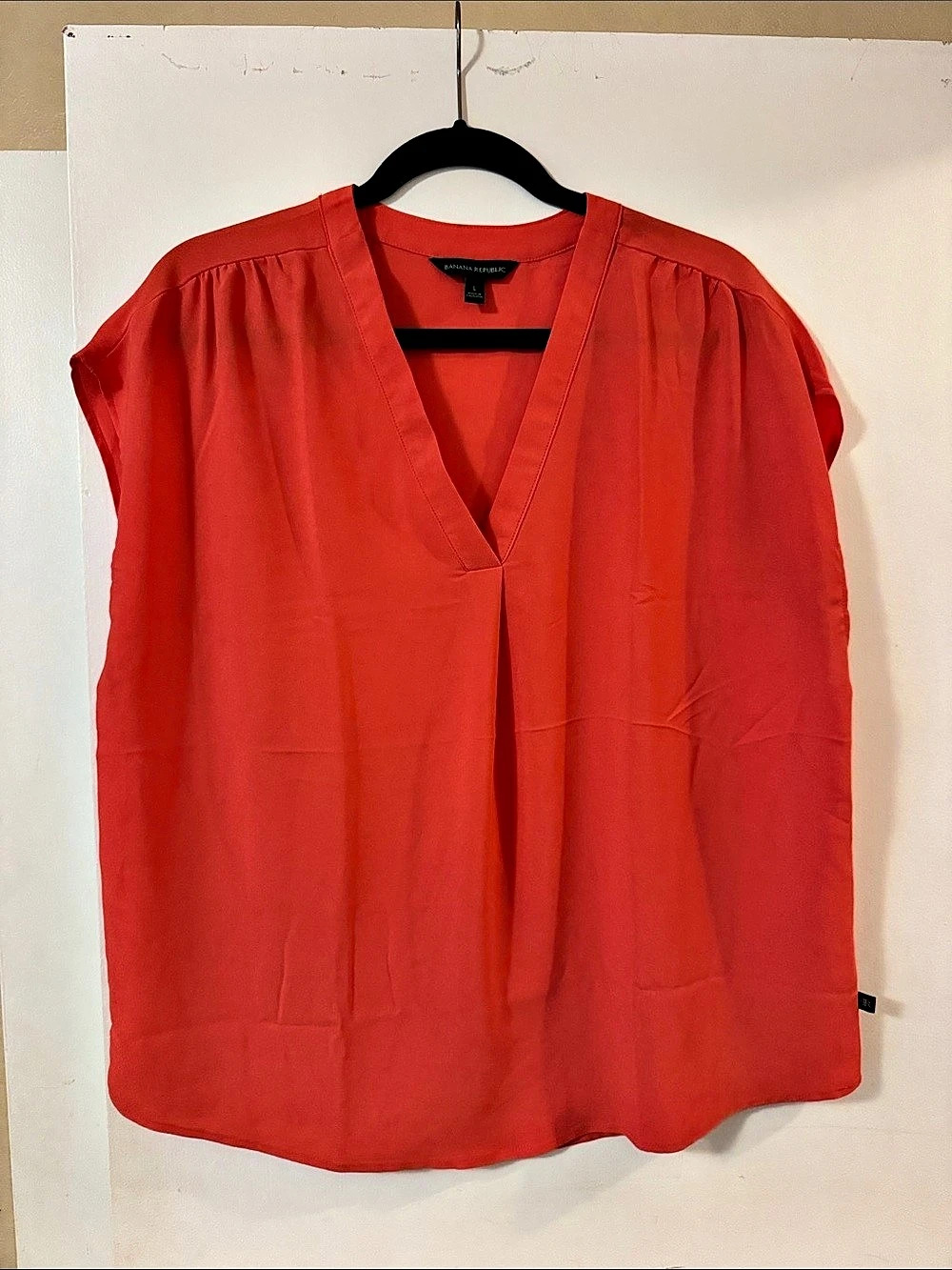 Banana Republic Women's Blouse in Red Size Large Like New